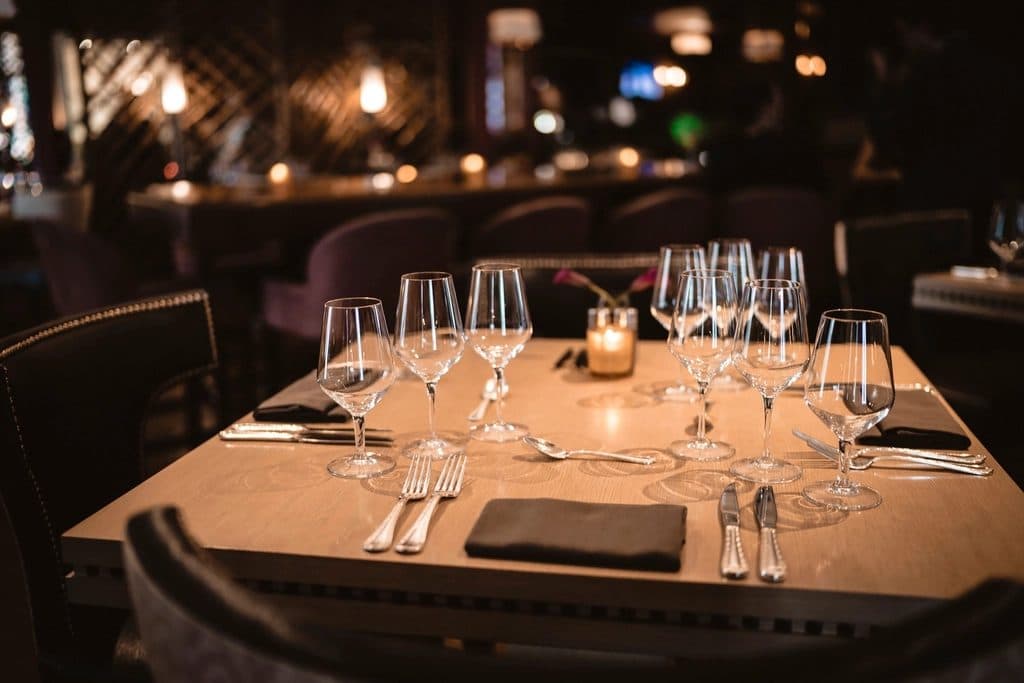 Free wine glasses image